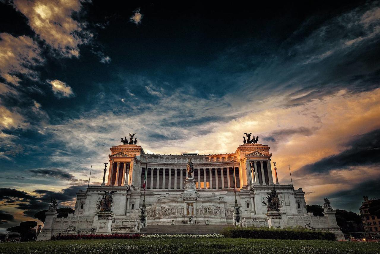 Lover's Palace - Luxurious In Center Of *